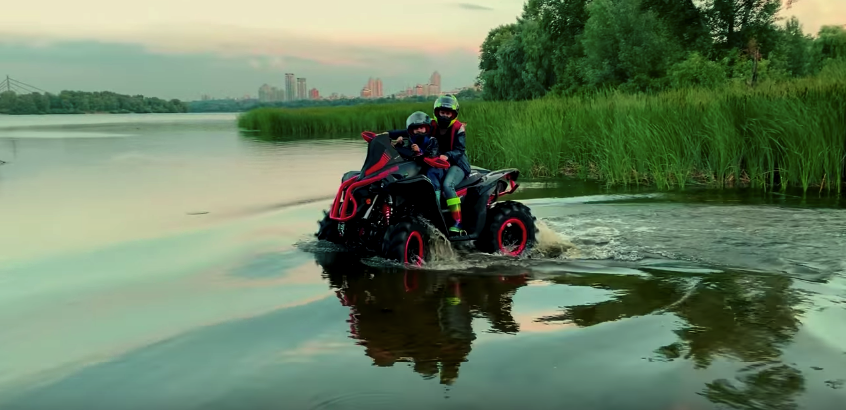 Тест-драйв нового квадрика BRP Renegade 1000 XMR по лужам