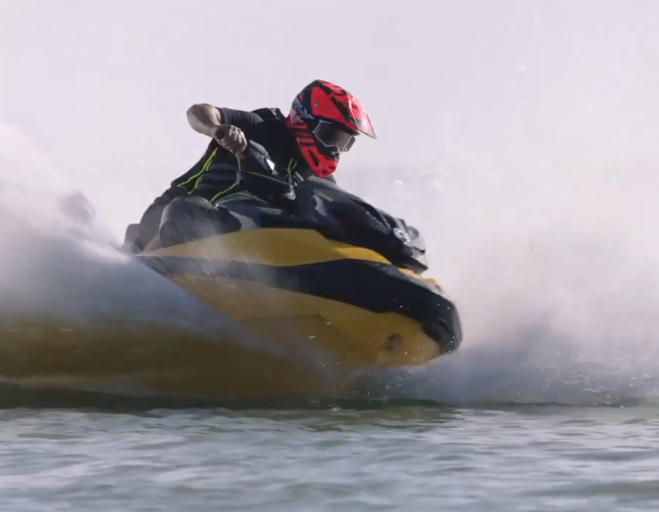 SEA-DOO RXP-X 300-МЧИТСЯ, ЕДВА КАСАЯСЬ ВОЛН!